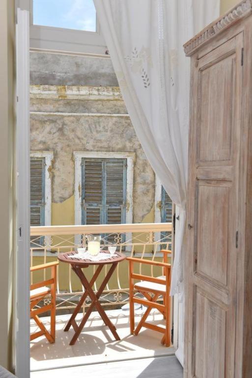 Oisyra Boutique Suites Ermúpoli Kültér fotó